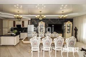 Дом 240м&sup2;, 2-этажный, участок 9 сот.  