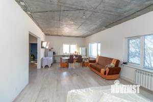 Дом 222м&sup2;, 2-этажный, участок 6 сот.  