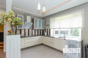 Коттедж 175м², 2-этажный, участок 10 сот.  