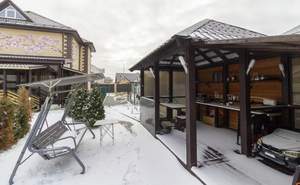 Дом 300м&sup2;, 3-этажный, участок 10 сот.  