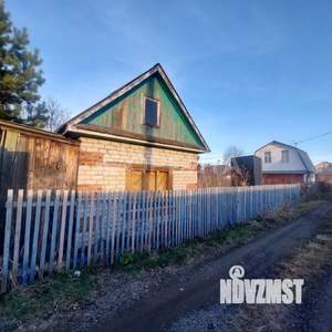 Дом 16м&sup2;, 2-этажный, участок 4 сот.  