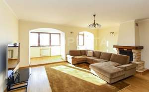 Дом 210м&sup2;, 3-этажный, участок 0 сот.  