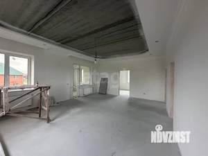 Дом 400м&sup2;, 3-этажный, участок 15 сот.  