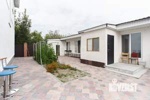 Дом 201м&sup2;, 2-этажный, участок 6 сот.  