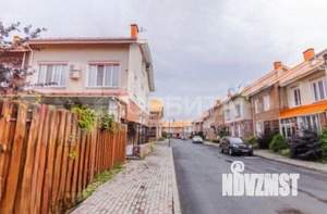 Таунхаус 250м², 2-этажный, участок 1 сот.  