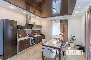 Дом 250м&sup2;, 3-этажный, участок 10 сот.  