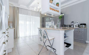 Дом 350м&sup2;, 2-этажный, участок 9 сот.  