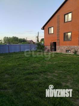 Дом 300м&sup2;, 3-этажный, участок 11 сот.  