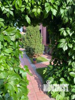 Дом 296м², 1-этажный, участок 8 сот.  