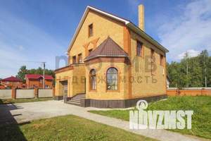 Дом 260м&sup2;, 3-этажный, участок 15 сот.  