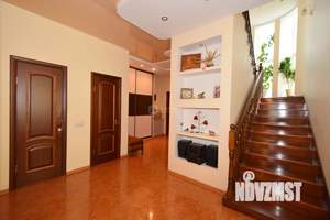 Коттедж 264м&sup2;, 3-этажный, участок 14 сот.  