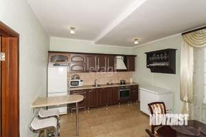 Дом 180м&sup2;, 2-этажный, участок 8 сот.  