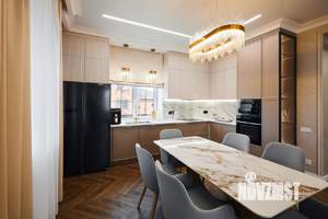 Дом 164м&sup2;, 2-этажный, участок 9 сот.  