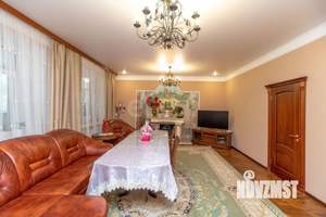 Дом 445м², 2-этажный, участок 10 сот.  