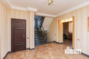 Дом 420м&sup2;, 4-этажный, участок 15 сот.  