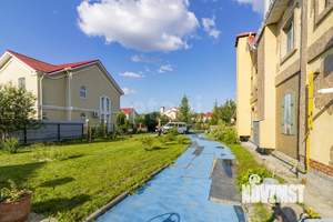 Дом 365м&sup2;, 2-этажный, участок 10 сот.  