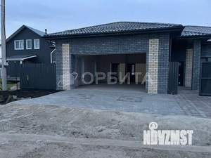 Дом 200м&sup2;, 2-этажный, участок 9 сот.  