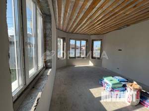 Дом 95м&sup2;, 2-этажный, участок 5 сот.  