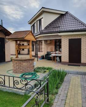 Дом 100м&sup2;, 2-этажный, участок 6 сот.  