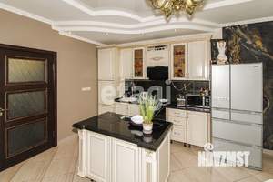 Дом 240м&sup2;, 2-этажный, участок 9 сот.  