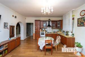 Дом 231м², 2-этажный, участок 10 сот.  