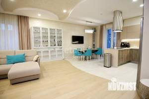 Дом 203м&sup2;, 2-этажный, участок 8 сот.  