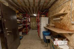 Дом 327м&sup2;, 3-этажный, участок 6 сот.  