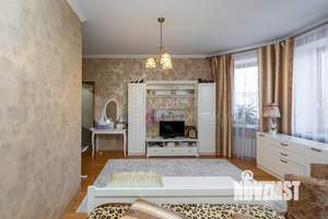 Коттедж 319м², 3-этажный, участок 15 сот.  