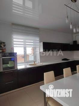 Дом 300м&sup2;, 2-этажный, участок 11 сот.  