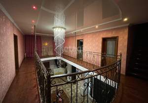 Дом 300м&sup2;, 2-этажный, участок 5 сот.  