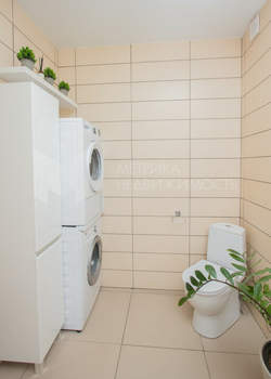 Дом 100м&sup2;, 2-этажный, участок 5 сот.  