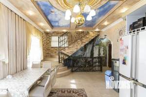 Дом 240м&sup2;, 3-этажный, участок 5 сот.  