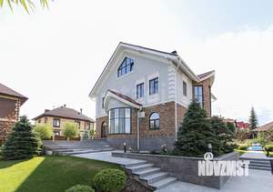 Дом 301м&sup2;, 2-этажный, участок 20 сот.  