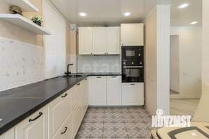 Дом 258м&sup2;, 3-этажный, участок 6 сот.  