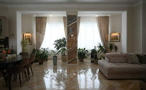 Дом 350м&sup2;, 3-этажный, участок 11 сот.  