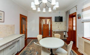 Дом 306м&sup2;, 2-этажный, участок 6 сот.  