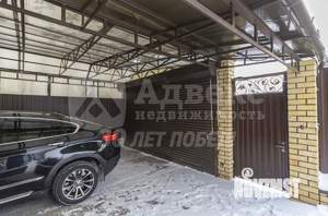 Коттедж 299м&sup2;, 3-этажный, участок 10 сот.  