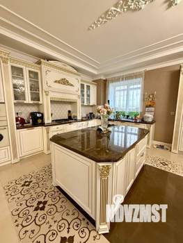 Коттедж 362м², 2-этажный, участок 10 сот.  