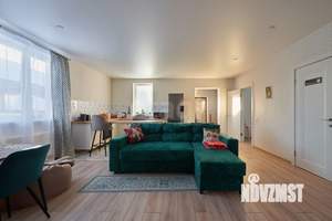 Дом 100м&sup2;, 2-этажный, участок 5 сот.  