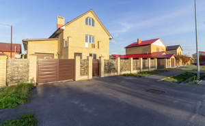 Дом 150м², 3-этажный, участок 10 сот.  