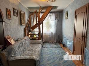 Дом 318м&sup2;, 3-этажный, участок 15 сот.  