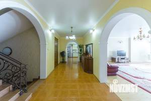 Дом 440м², 2-этажный, участок 10 сот.  