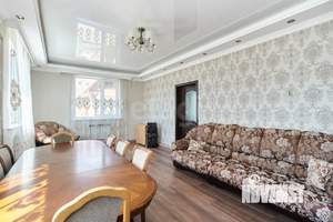 Дом 180м&sup2;, 2-этажный, участок 9 сот.  