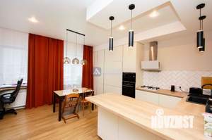 Таунхаус 141м&sup2;, 3-этажный, участок 1 сот.  