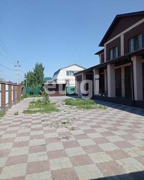 Дом 272м², 2-этажный, участок 15 сот.  