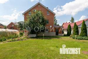 Дом 275м², 2-этажный, участок 15 сот.  