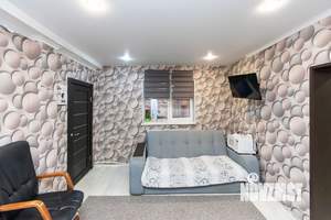 Дом 220м&sup2;, 2-этажный, участок 4 сот.  