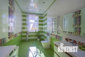 Дом 214м², 2-этажный, участок 10 сот.  