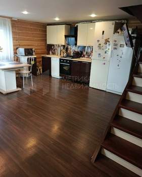 Дом 68м&sup2;, 2-этажный, участок 10 сот.  