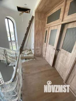 Дом 512м&sup2;, 2-этажный, участок 10 сот.  